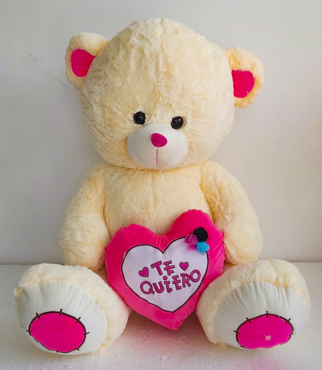 Peluche Oso con Corazn 85 cm