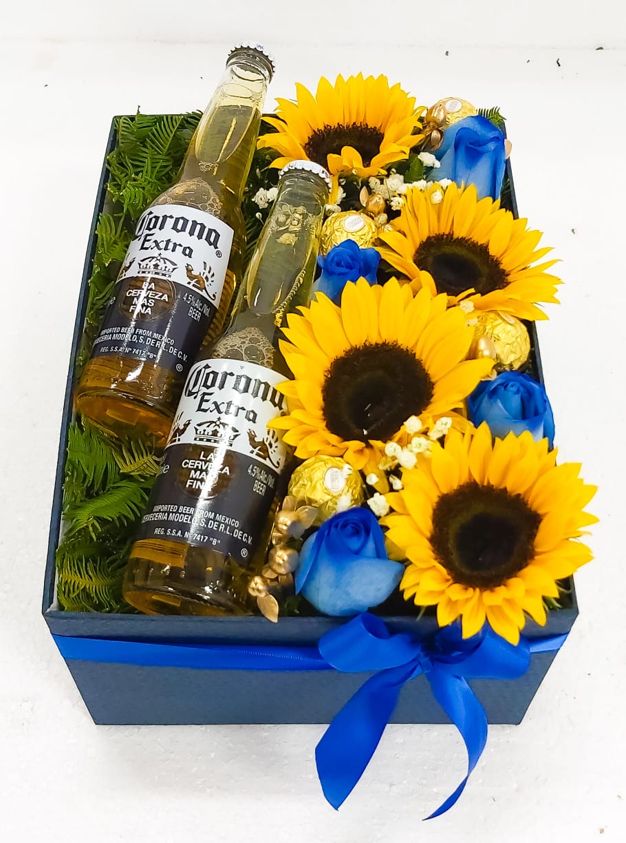 Caja con Rosas, Girasoles, Ferrero Rocher y Cerveza