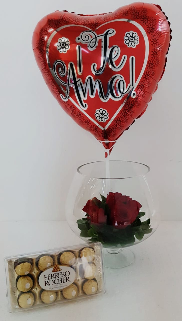 Copa con 6 Rosas mas Ferrero Rocher 150 grs y Globito