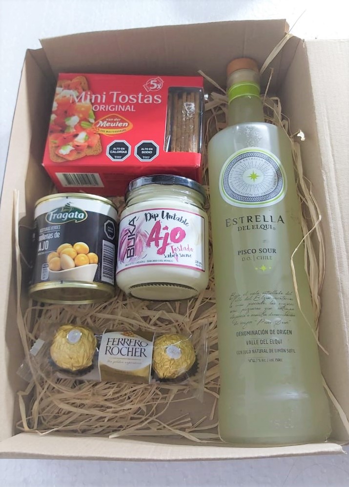 Caja con Pisco, Tostadas, Salsa, Aceitunas y Bombones Ferrero Rocher