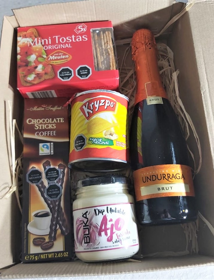 Caja Con Espumante 375 cc, Tostadas, Salsa, Papas en Tarro, Palitos de Chocolate